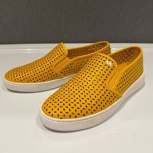 Michael Kors size 6 flat leather loafers